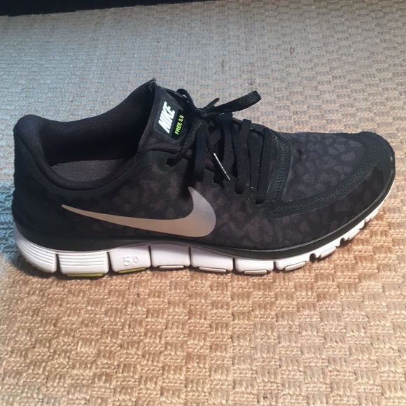 Nike Shoes - Nike Free 5.0 sneakers